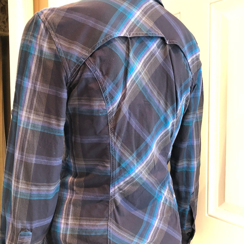 Columbia Button Down Blouse With Hidden Pockets - image 6